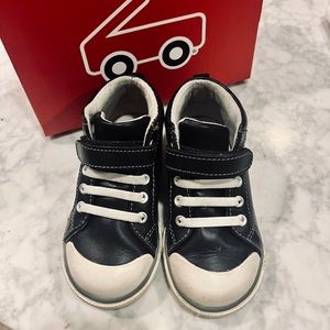 See Kai Run Peyton Black Leather Double Strap Sneaker Shoes